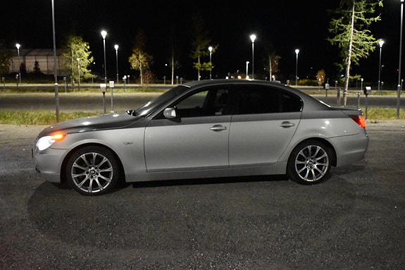 BMW 520i 6 of 8