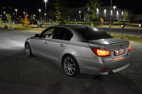BMW 520i 5 of 8