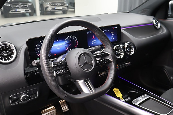 Mercedes-Benz GLA 250 11 of 17