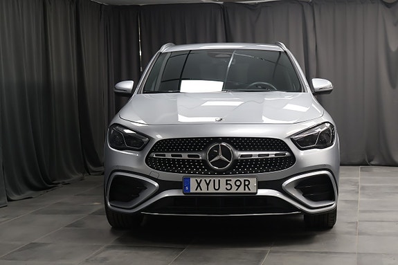 Mercedes-Benz GLA 250 3 of 17