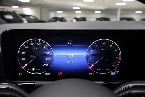 Mercedes-Benz GLA 250 15 of 17