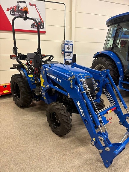 Solis S26 ROPS 2 of 4