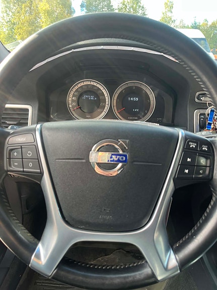 Volvo V70 8 of 11