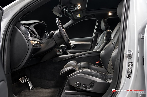 Volvo XC90 11 of 30