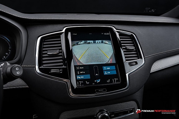 Volvo XC90 26 of 30