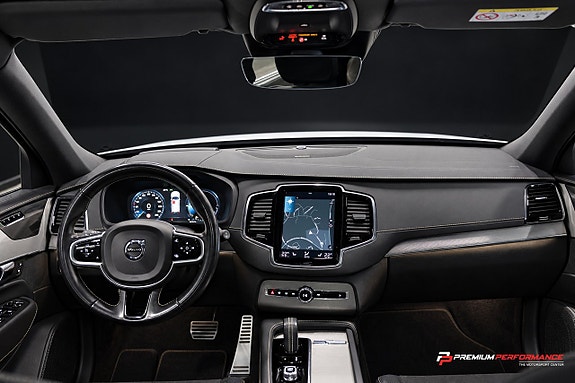 Volvo XC90 15 of 30