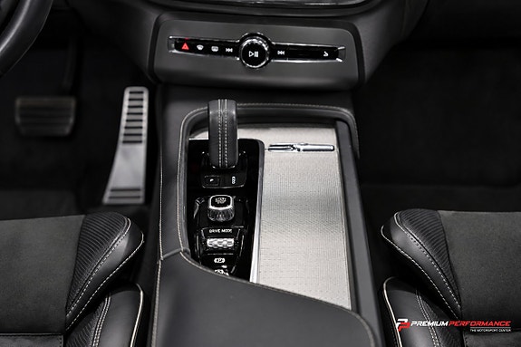 Volvo XC90 19 of 30