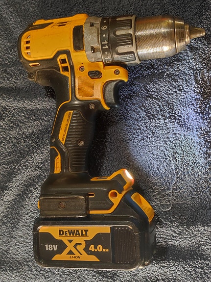 Dewalt DCD791 skruvdragare / borrmaskin + 4Ah batteri