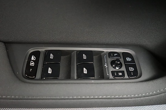 Polestar 2 10 of 16