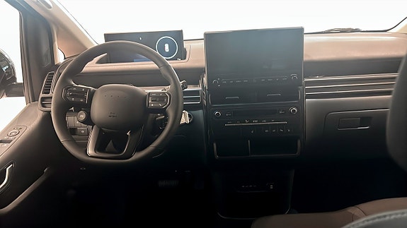 Hyundai Staria 4 of 15