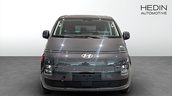 Hyundai Staria 8 of 15