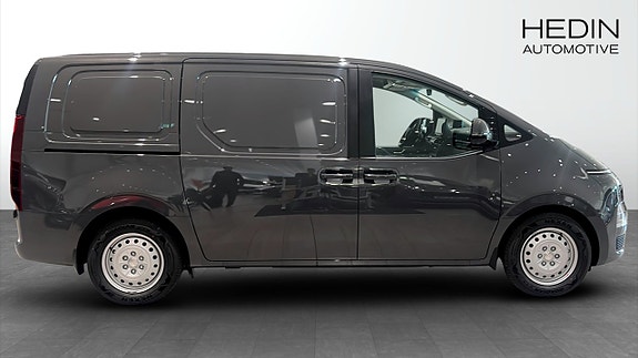 Hyundai Staria 6 of 15