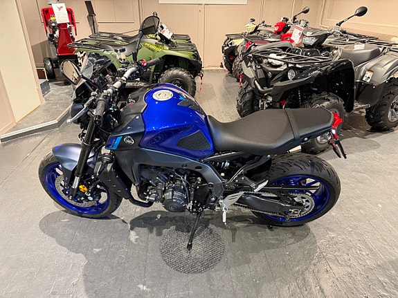 Yamaha MT-09 6 of 8