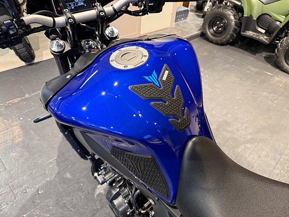 Yamaha MT-09 3 of 8