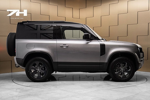 Land Rover Defender 90 6 of 21