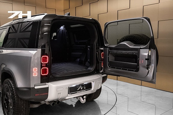Land Rover Defender 90 9 of 21