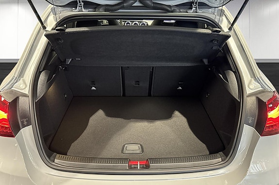 Mercedes-Benz A 250 e 18 of 18