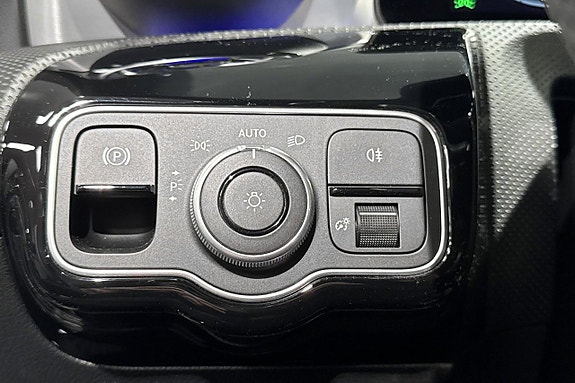 Mercedes-Benz A 250 e 14 of 18