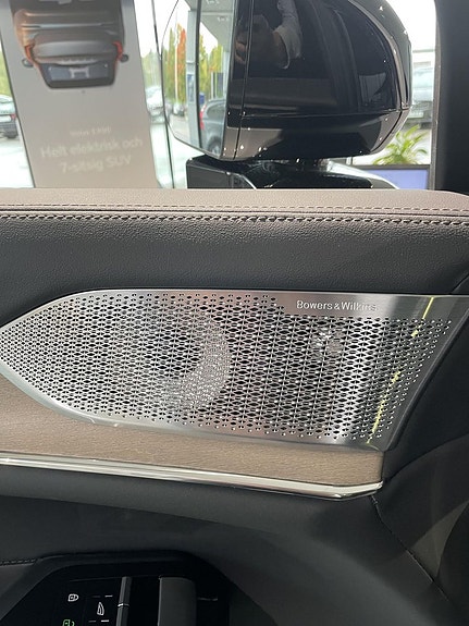 Volvo EX90 9 of 13