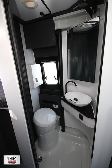 Adria Twin Supreme 640 SLB 13 of 16