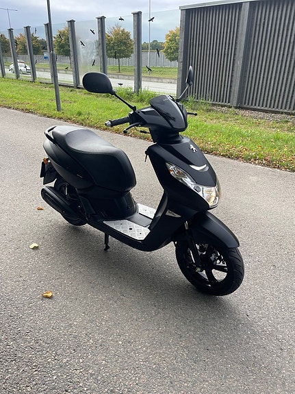 Peugeot Kisbee Black edition