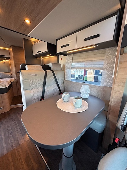 Knaus L!VE Wave Platinum Selection 650 MF Franskbädd - Taksäng - Smidig - Automat - Cykelställ 11 of 20