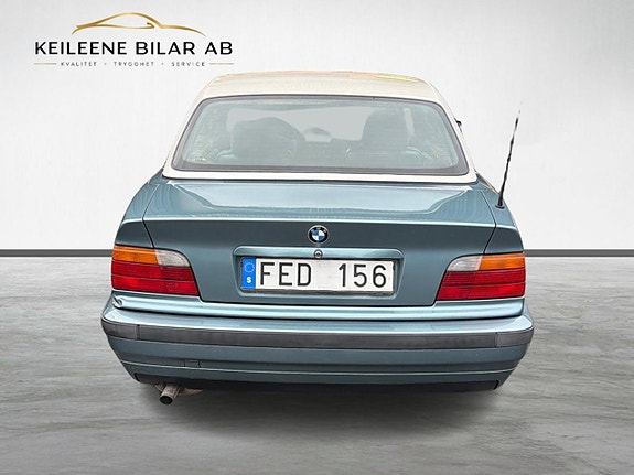 BMW 318i 6 of 22