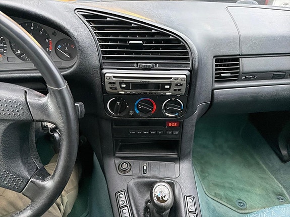 BMW 318i 19 of 22