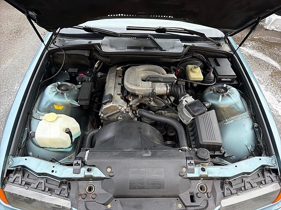 BMW 318i 12 of 22