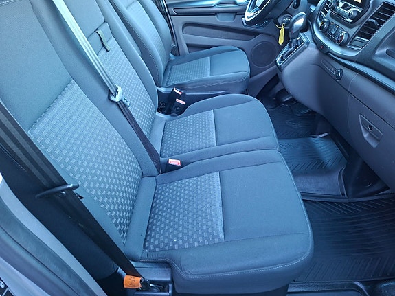 Ford Transit Custom 13 of 20