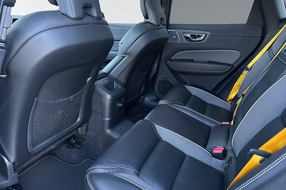 Volvo XC60 8 of 30
