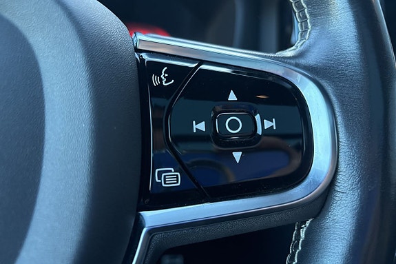 Volvo XC60 25 of 30