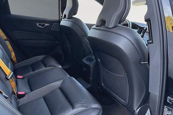 Volvo XC60 11 of 30