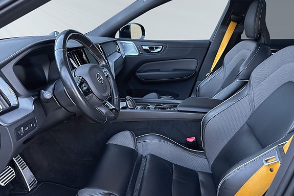 Volvo XC60 7 of 30