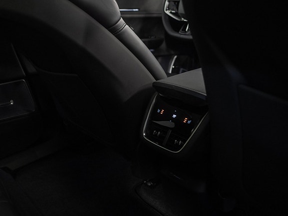 Polestar 3 8 of 16