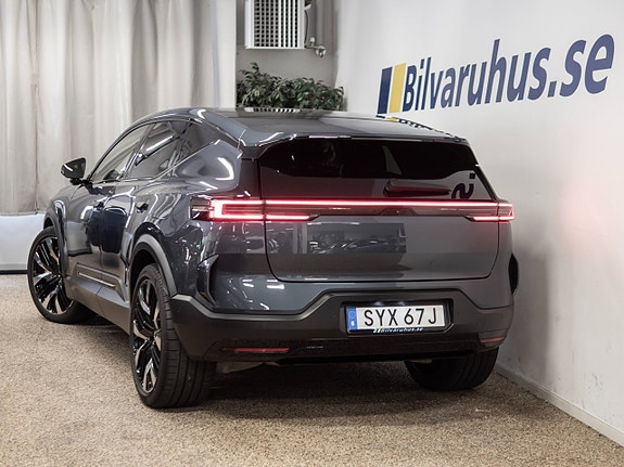 Polestar 3 2 of 16