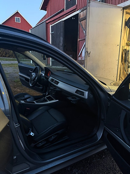BMW 320d 6 of 8