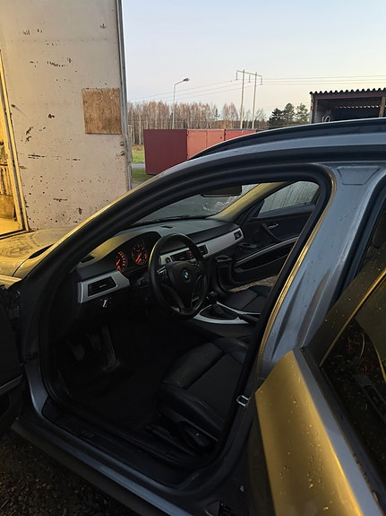 BMW 320d 5 of 8