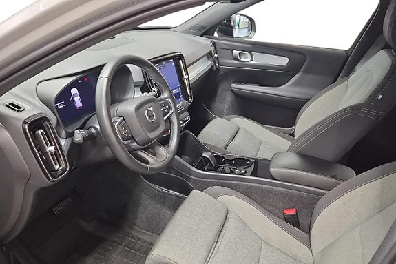 Volvo XC40 14 of 24