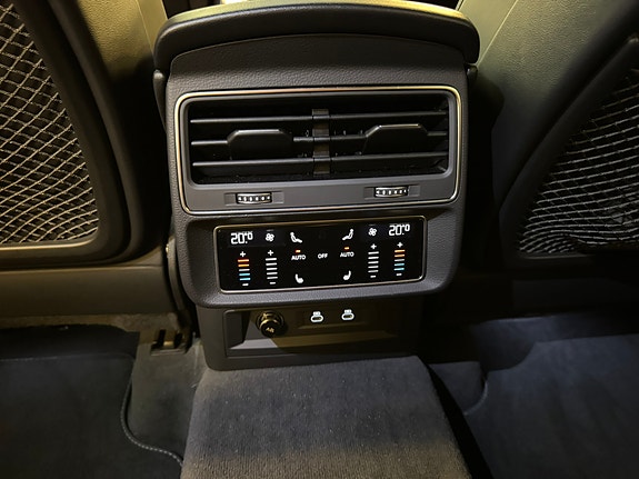 Audi SQ7 9 of 16