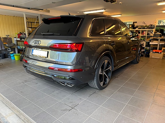 Audi SQ7 14 of 16