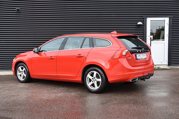 Volvo V60 4 of 17