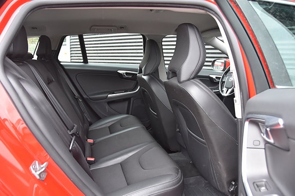 Volvo V60 11 of 17