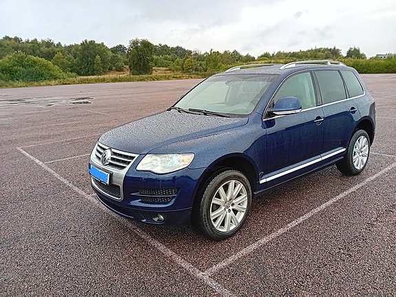 Volkswagen Touareg 3 of 8
