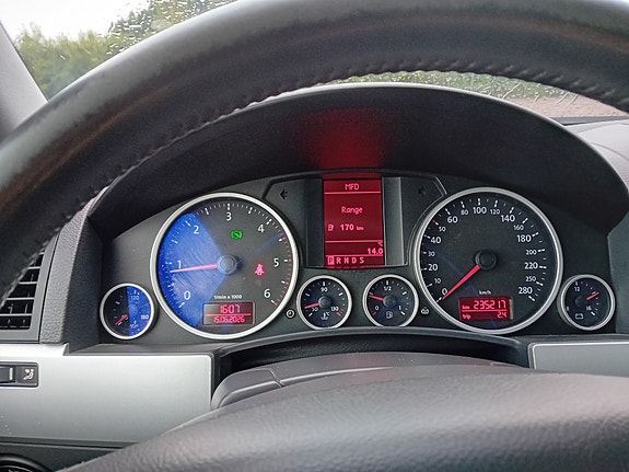 Volkswagen Touareg 5 of 8