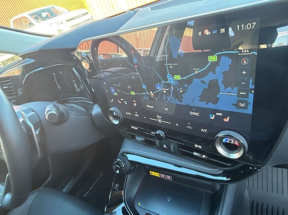 Lexus NX450h+ 14 of 23