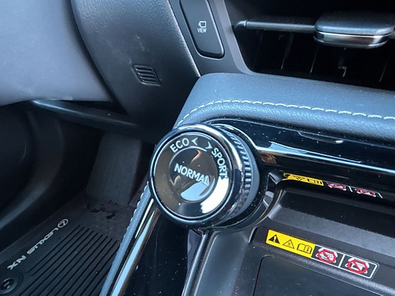 Lexus NX450h+ 17 of 23