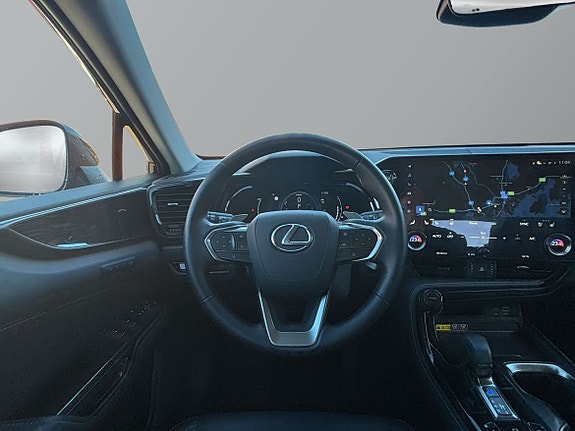 Lexus NX450h+ 11 of 23