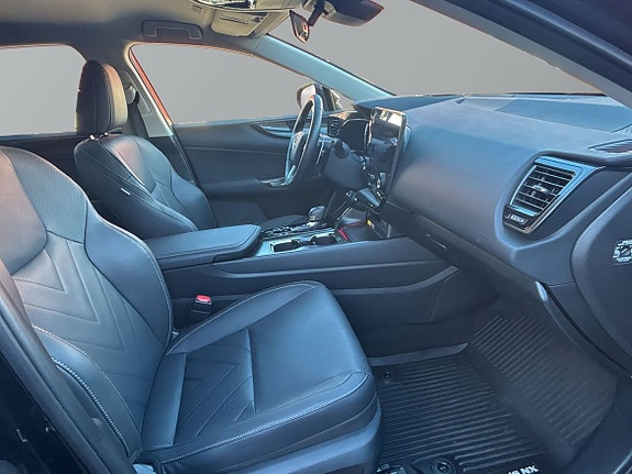 Lexus NX450h+ 8 of 23