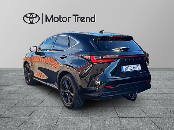 Lexus NX450h+ 3 of 23